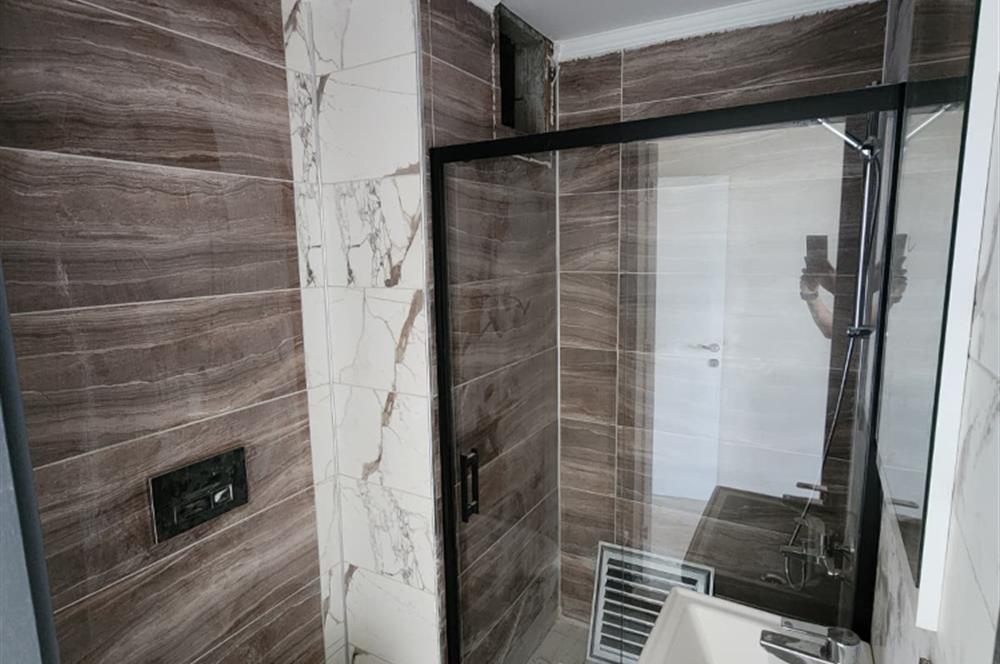 C21 BAL'DAN AYVALIK ALTINOVADA HAVUZ CEPHELİ SATILIK SIFIR 2+1 DAİRE
