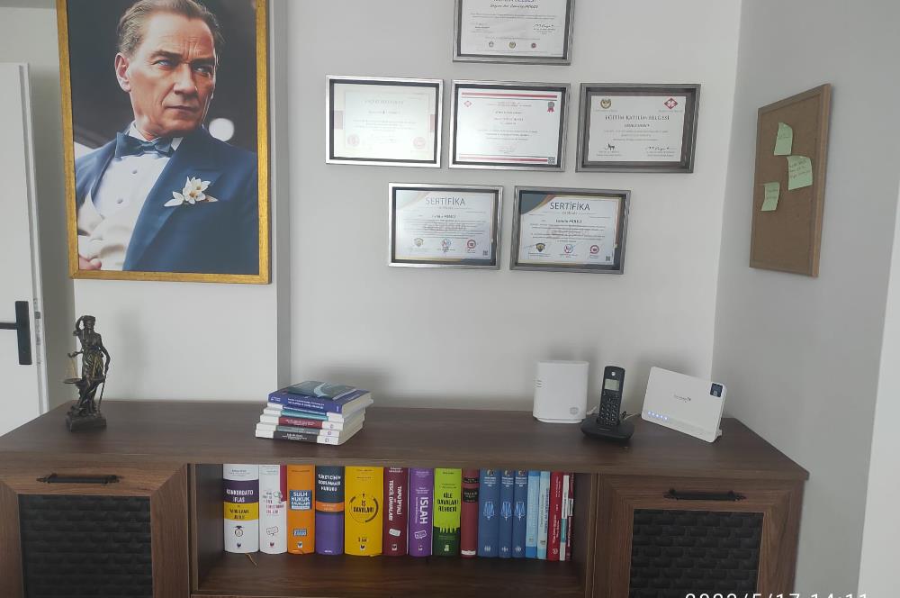 BAHÇELİEVLER'DE PRESTİJLİ KONUMDA EŞYALI KİRALIK OFİS 
