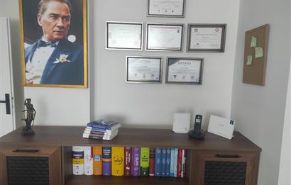 BAHÇELİEVLER'DE PRESTİJLİ KONUMDA EŞYALI KİRALIK OFİS 