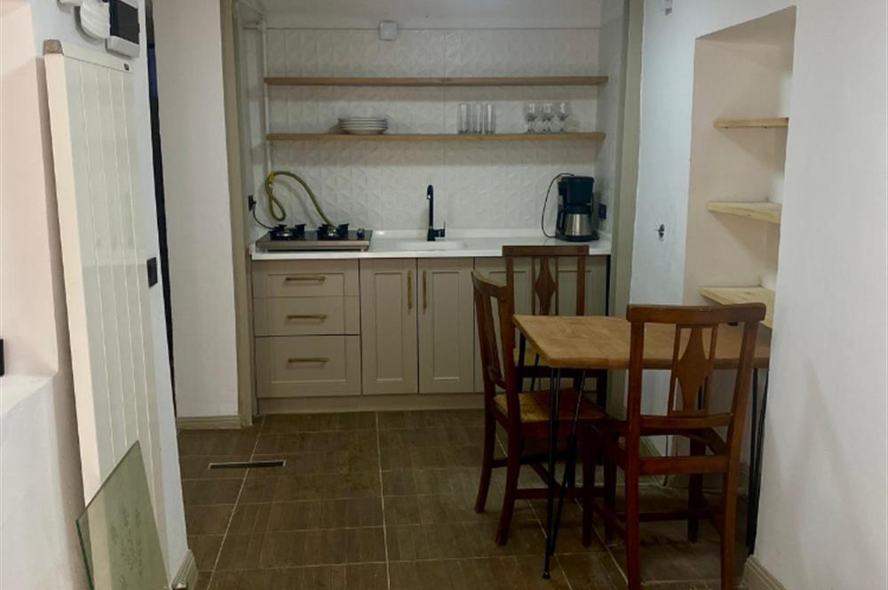 BEYOĞLU'NDA EŞYALI KİRALIK 1+1 DAİRE