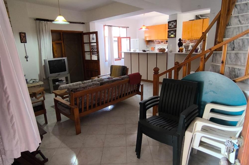 KARABURUN MORDOĞAN ARDIÇ'TA DENIZ MANZARALI 3+1 VILLA