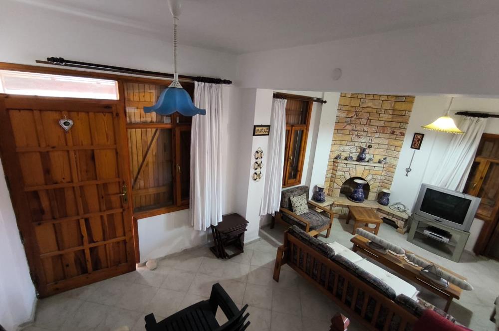 KARABURUN MORDOĞAN ARDIÇ'TA DENIZ MANZARALI 3+1 VILLA