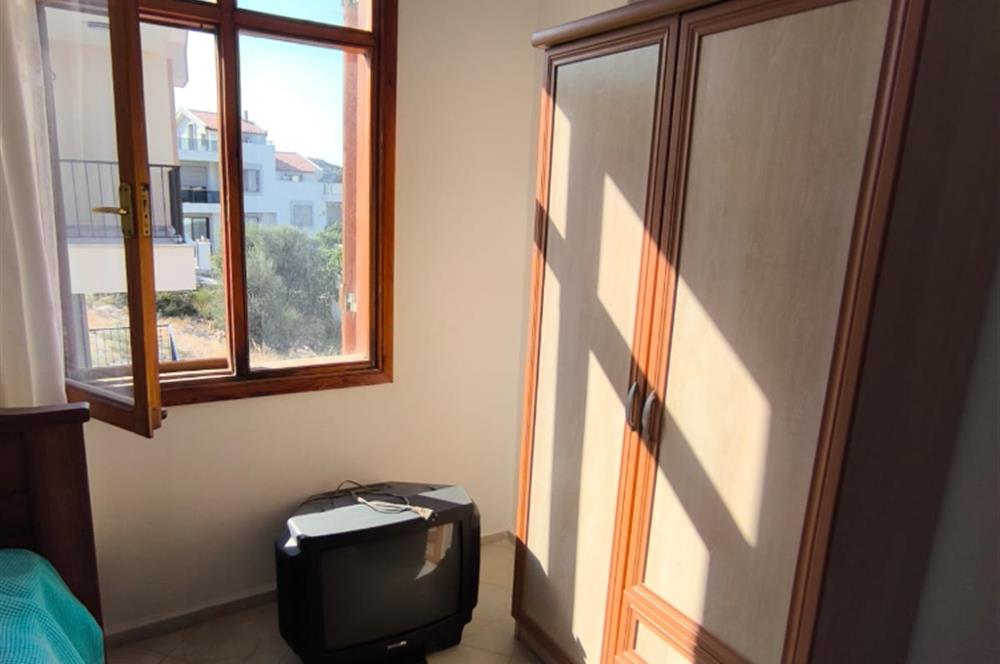 KARABURUN MORDOĞAN ARDIÇ'TA DENIZ MANZARALI 3+1 VILLA
