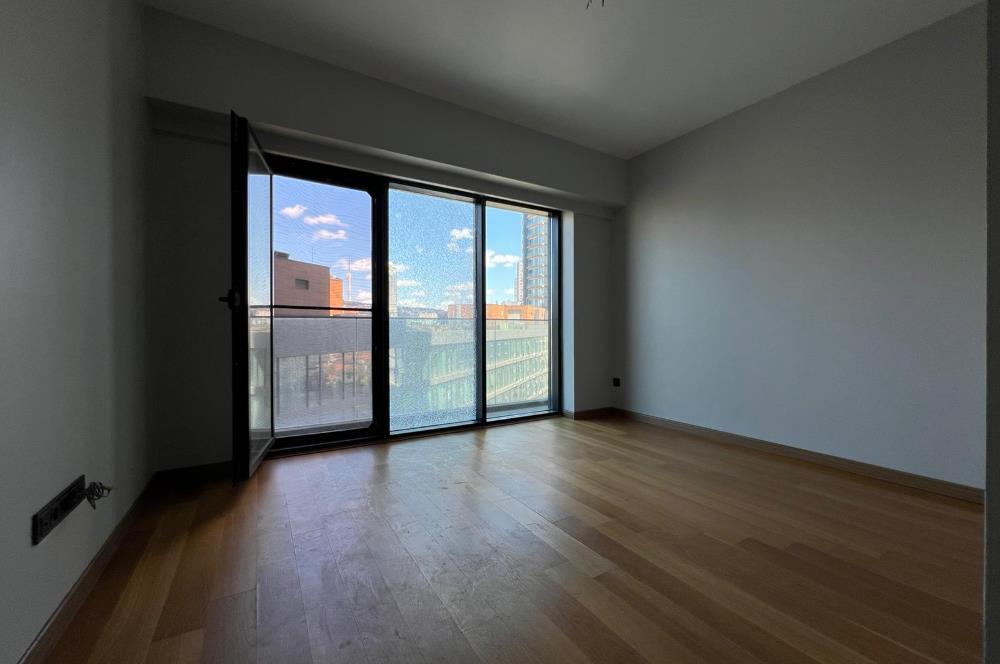 C21 ROOF KADIKÖY FİKİRTEPE FORTİS SİNANLI BÜYÜK TİP STÜDYO BOŞ