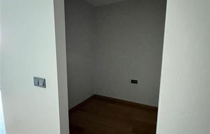 C21 ROOF KADIKÖY FİKİRTEPE FORTİS SİNANLI BÜYÜK TİP STÜDYO BOŞ