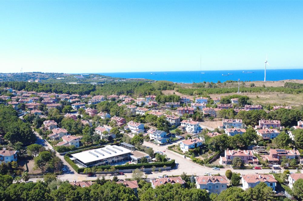 Uskumruköy Arıköy Sitesinde 2 Katlı Prestijli Kiralık İşyeri – 210 m² 