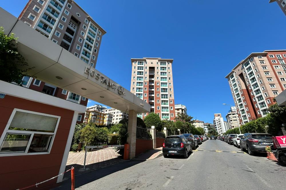 BOSTANCI CİTY KONUTLARI ŞEREFİYESİ EN YÜKSEK BLOKDA KİRALIK 4+1