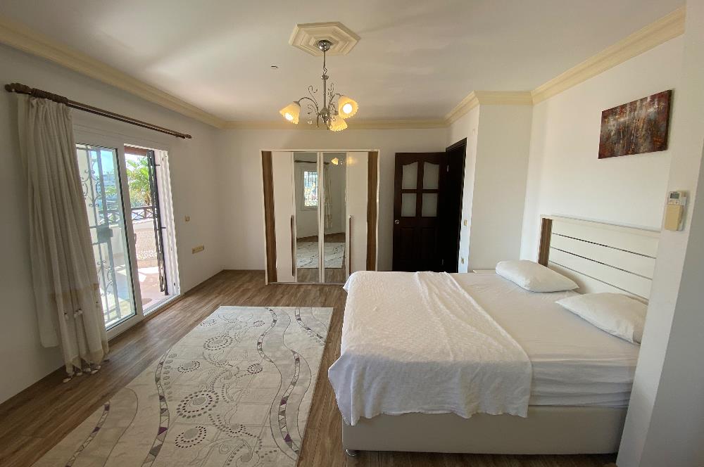Bodrum Eskiçeşme Kiralık Deniz Manzaralı ve Müstakil Havuzlu Full Eşyalı Kiralık 3+1 Villa