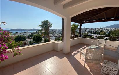 Bodrum Eskiçeşme Kiralık Deniz Manzaralı ve Müstakil Havuzlu Full Eşyalı Kiralık 3+1 Villa