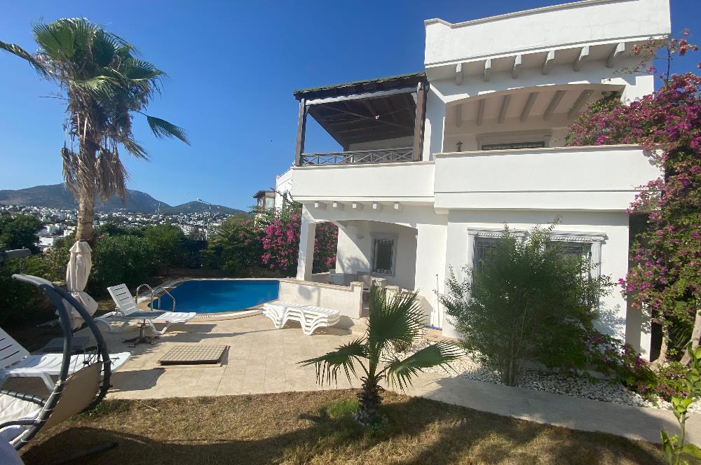 Bodrum Eskiçeşme Kiralık Deniz Manzaralı ve Müstakil Havuzlu Full Eşyalı Kiralık 3+1 Villa