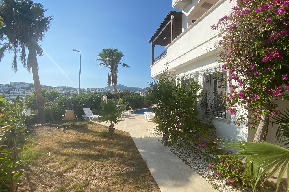 Bodrum Eskiçeşme Kiralık Deniz Manzaralı ve Müstakil Havuzlu Full Eşyalı Kiralık 3+1 Villa