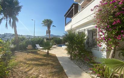 Bodrum Eskiçeşme Kiralık Deniz Manzaralı ve Müstakil Havuzlu Full Eşyalı Kiralık 3+1 Villa