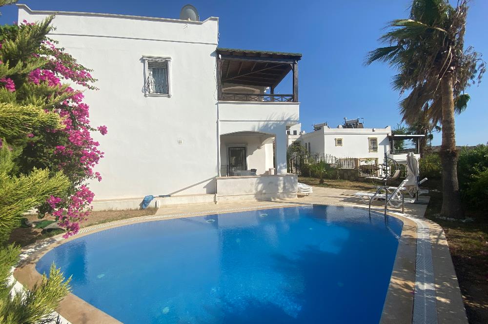 Bodrum Eskiçeşme Kiralık Deniz Manzaralı ve Müstakil Havuzlu Full Eşyalı Kiralık 3+1 Villa