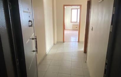 Gölbaşı’nda Ana Yola Cephe, Tabela Değeri Yüksek 1+1 Kiralık Ofis!