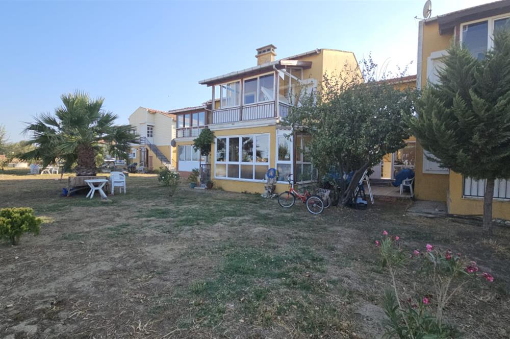 Şarköy'de, Denize Sıfır Sitede, Havuzlu, Satılık, 2+1 Yazlık