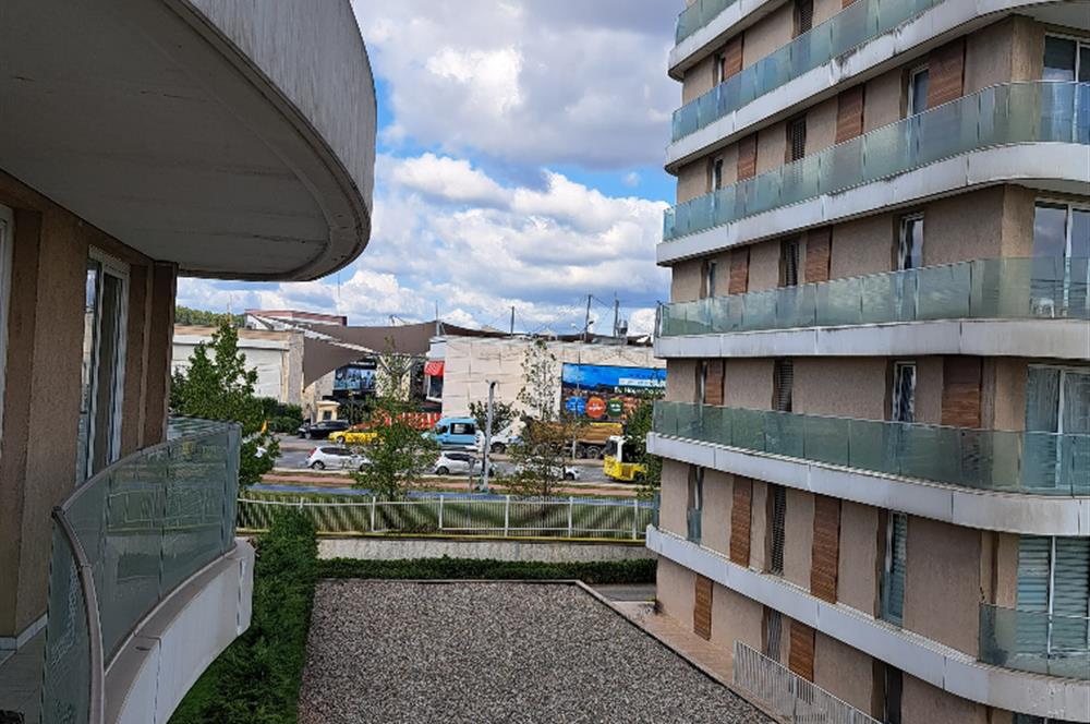 VİAPORT HOUSES & SUİTESTE HAVUZ MANZARALI EŞYALI 1+1