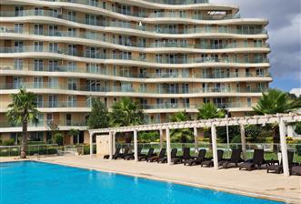 VİAPORT HOUSES & SUİTESTE HAVUZ MANZARALI EŞYALI 1+1