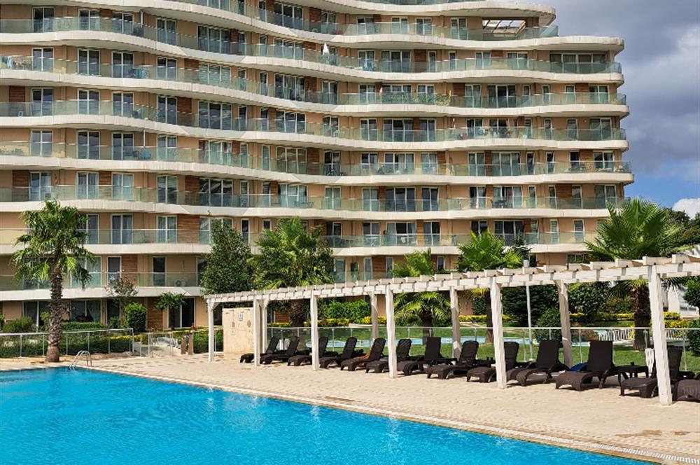 VİAPORT HOUSES & SUİTESTE HAVUZ MANZARALI EŞYALI 1+1