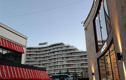 VİAPORT HOUSES & SUİTESTE HAVUZ MANZARALI EŞYALI 1+1
