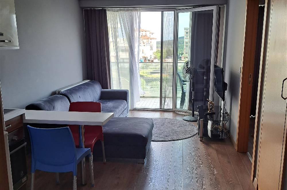 VİAPORT HOUSES & SUİTESTE HAVUZ MANZARALI EŞYALI 1+1