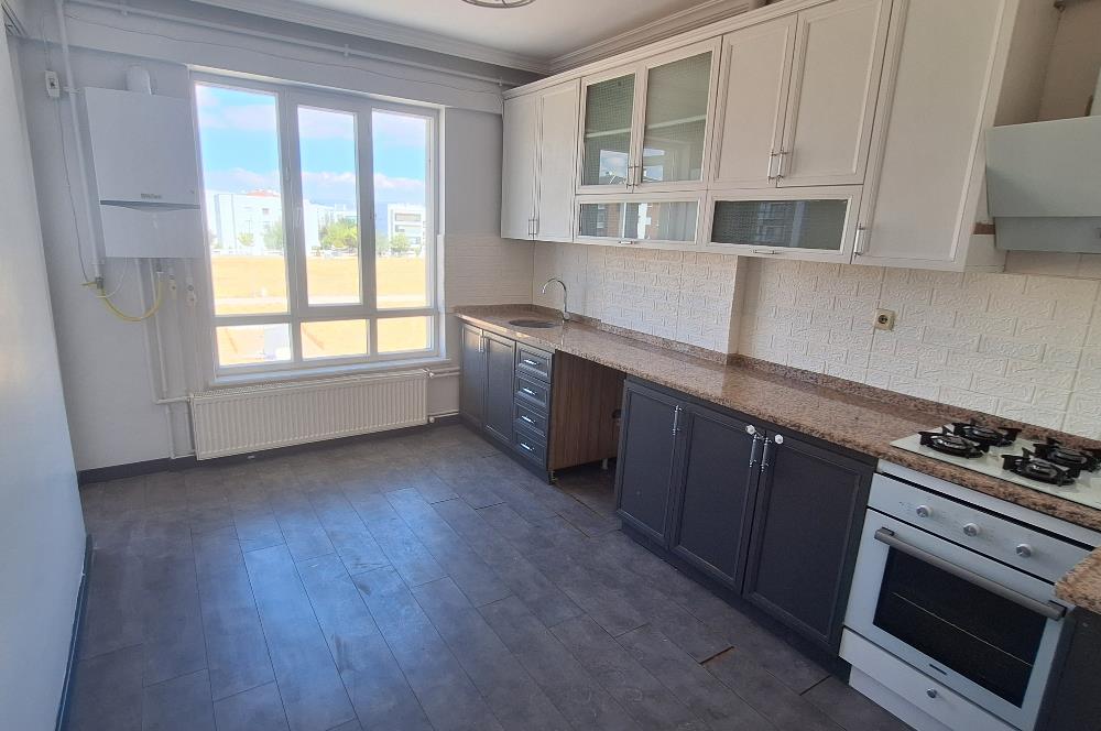 CENTURY 21 VİZYON'DAN BATIKENT'TE BOYALI KİRALIK 3+1 DAİRE