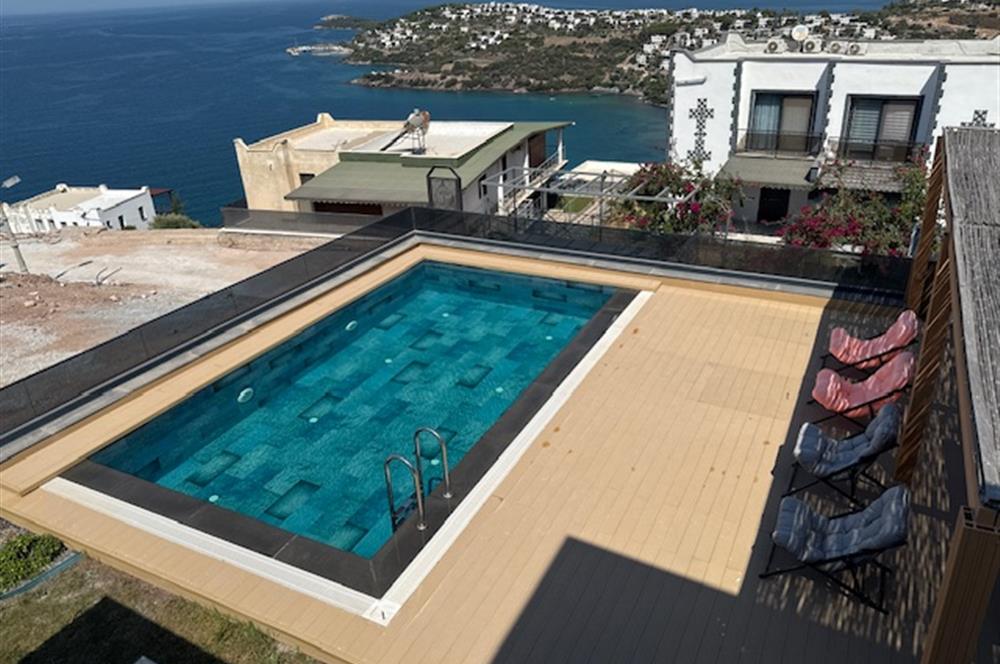 BODRUM ADABÜKÜ DENİZ MANZARALI SATILIK HAVUZLU VİLLA