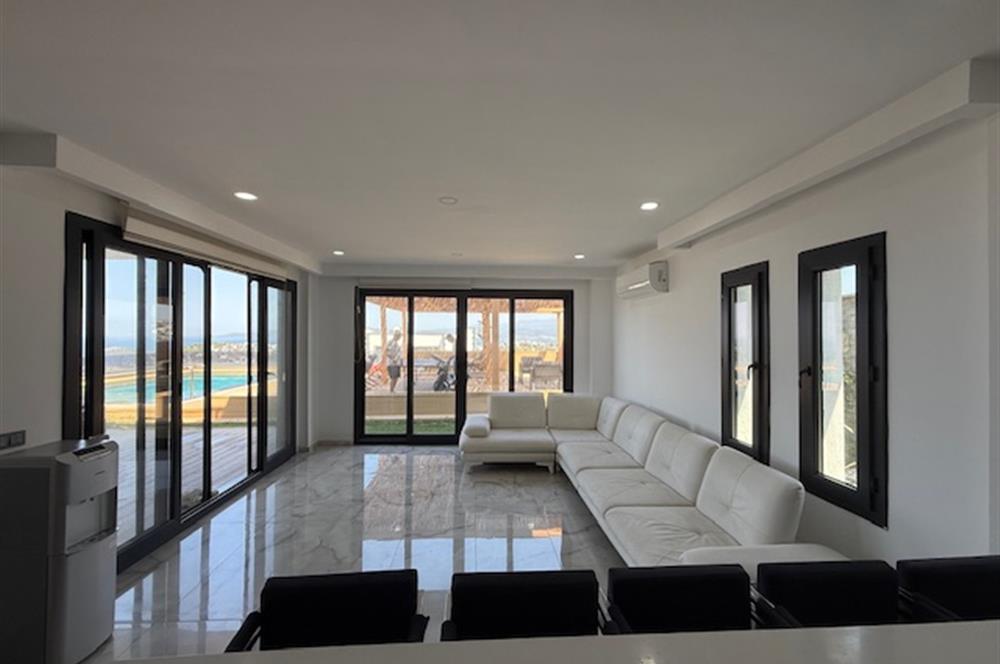 BODRUM ADABÜKÜ DENİZ MANZARALI SATILIK HAVUZLU VİLLA