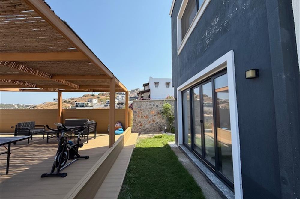 BODRUM ADABÜKÜ DENİZ MANZARALI SATILIK HAVUZLU VİLLA