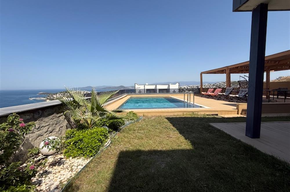 BODRUM ADABÜKÜ DENİZ MANZARALI SATILIK HAVUZLU VİLLA