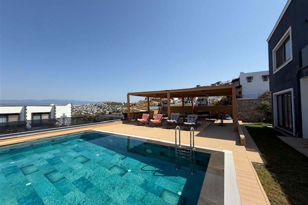 BODRUM ADABÜKÜ DENİZ MANZARALI SATILIK HAVUZLU VİLLA