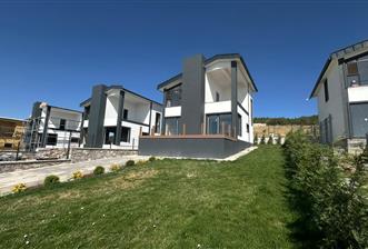 BEYNAM ORMANLARI İÇERİSİNDE DOĞA İLE İÇ İÇE SATILIK VİLLALAR