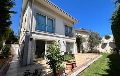 Zekeriyaköy Çarşıya Yakın Satılık 6+2 Müstakil Villa