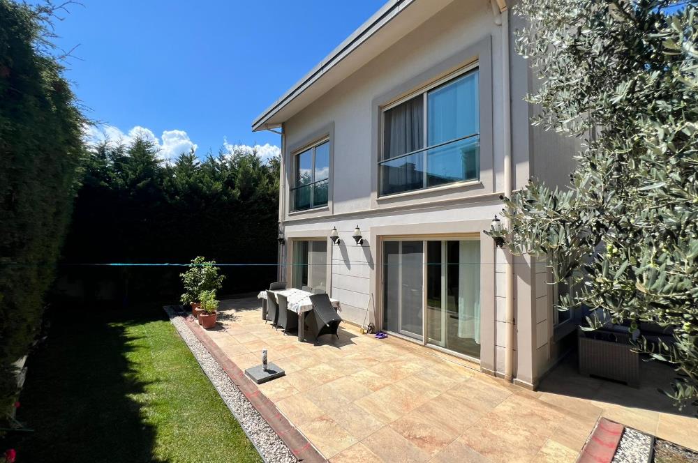 Zekeriyaköy Çarşıya Yakın Satılık 6+2 Müstakil Villa