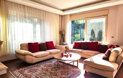 Zekeriyaköy Çarşıya Yakın Satılık 6+2 Müstakil Villa