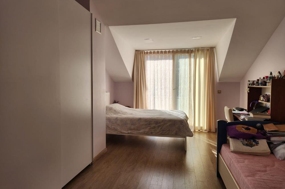 Zekeriyaköy Çarşıya Yakın Satılık 6+2 Müstakil Villa