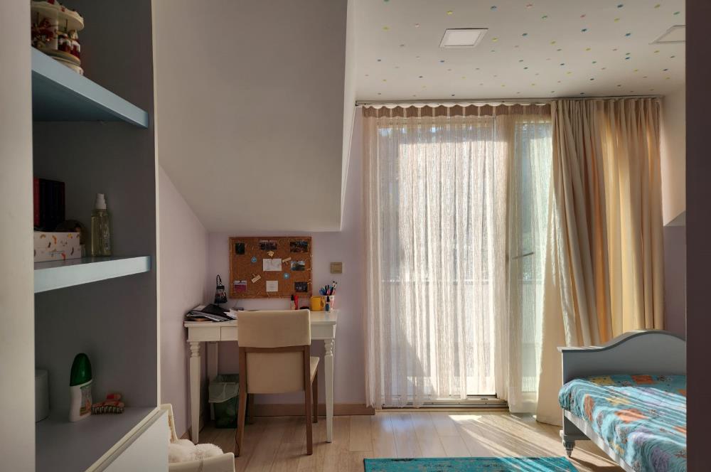 Zekeriyaköy Çarşıya Yakın Satılık 6+2 Müstakil Villa