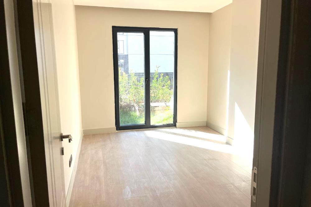 C21 Bal 'dan Emlak Konutta Bahçe Katı 1+1 Daire