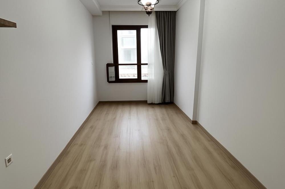 KARŞIYAKA ORDU CADDESİNİN KALBİNDE 2+1 DAİRE