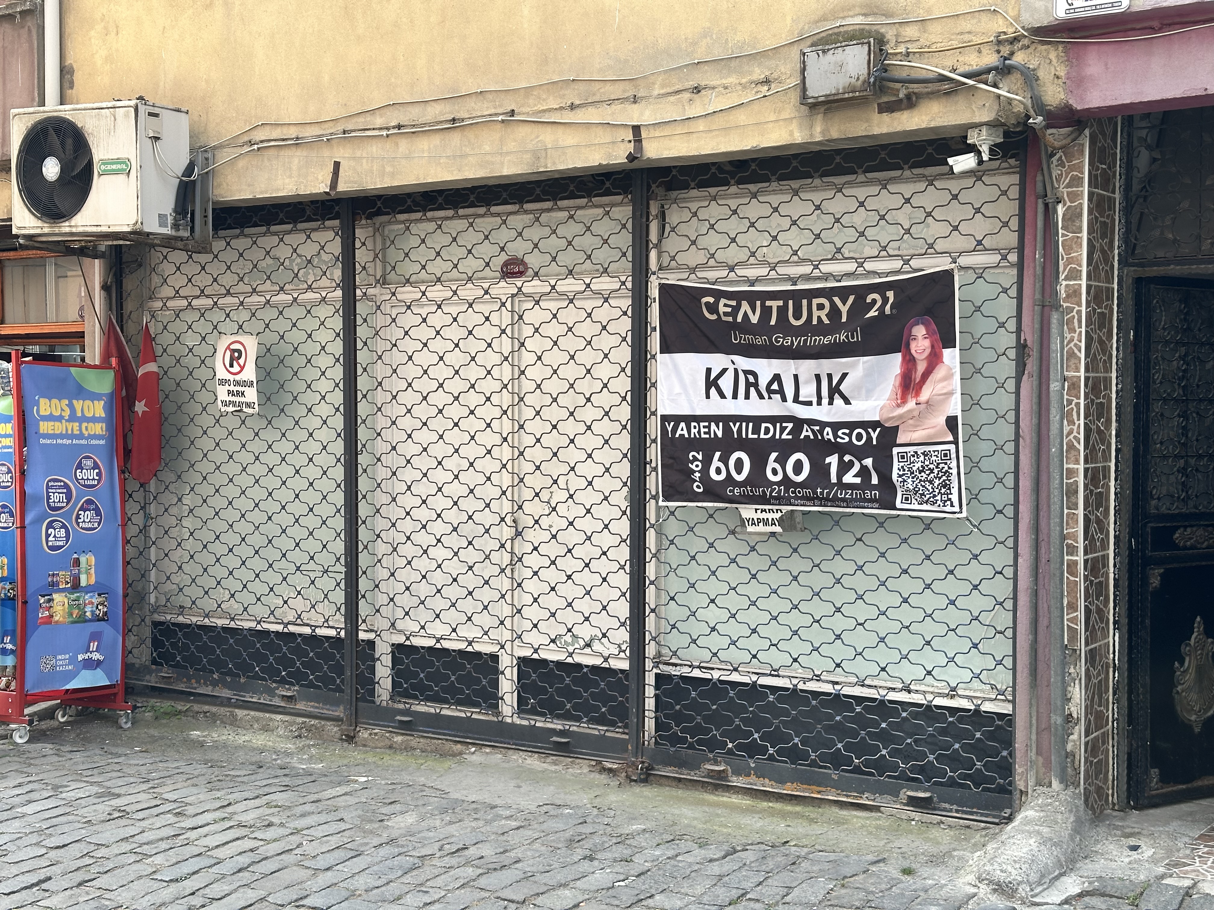 CENTURY21 UZMANDAN TAKSİM YOKUŞUNDA KİRALIK DÜKKAN FIRSATI
