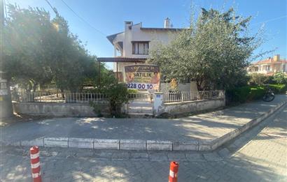 C21 BAL'DAN ALTINOLUK FENER'DE MÜSTAKİL GENİŞ BAHÇELİ VİLLA