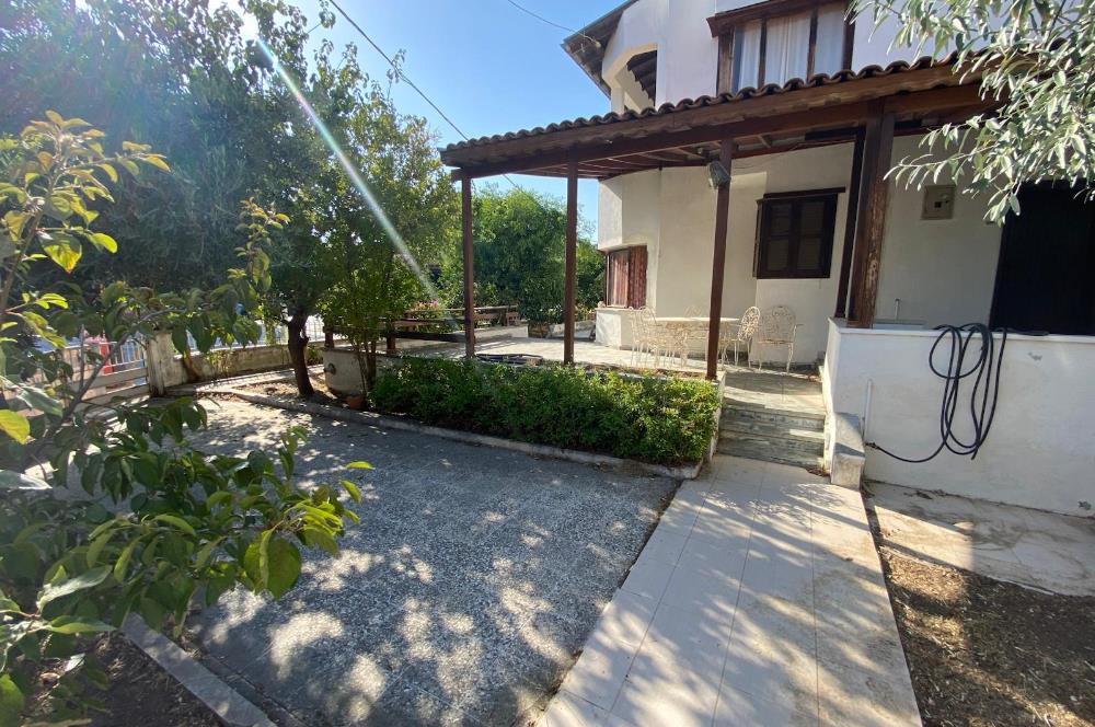 C21 BAL'DAN ALTINOLUK FENER'DE MÜSTAKİL GENİŞ BAHÇELİ VİLLA