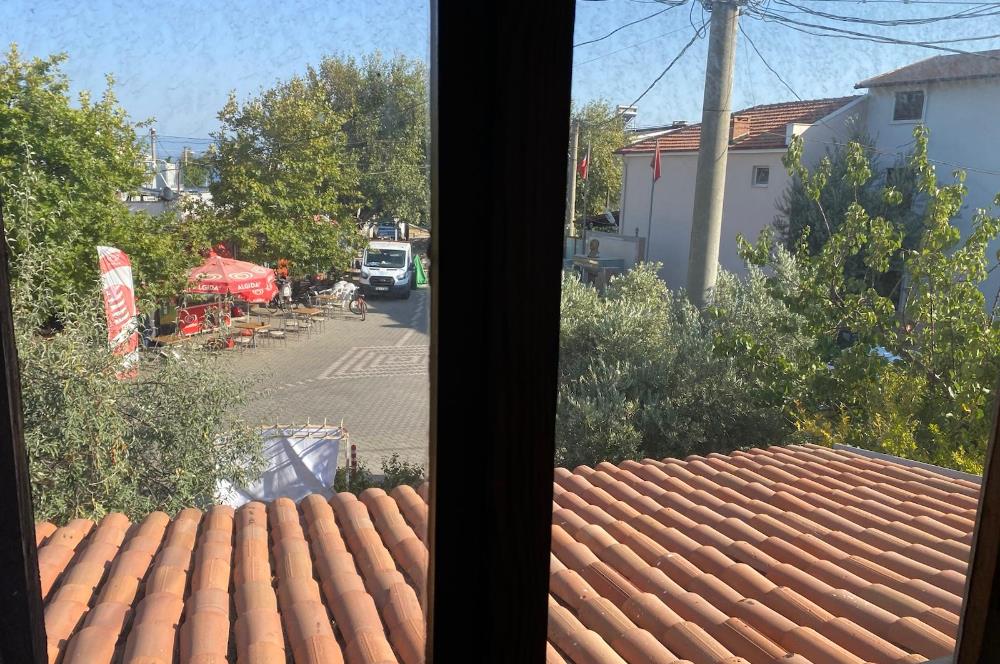 C21 BAL'DAN ALTINOLUK FENER'DE MÜSTAKİL GENİŞ BAHÇELİ VİLLA