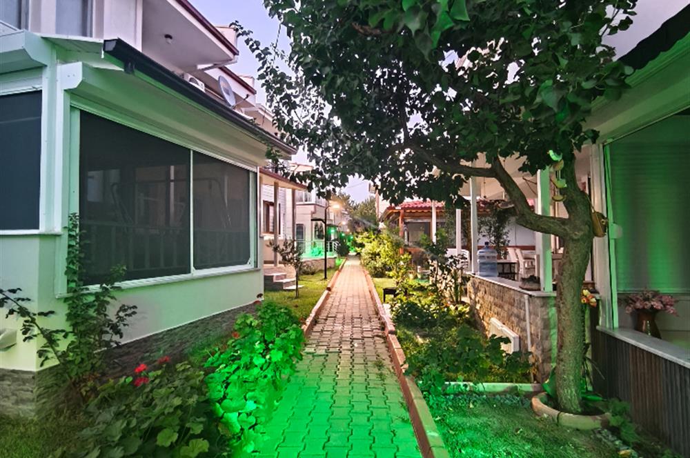 Ayvalık Küçükköy İçi Masrafsız Havuzlu Müstakil 