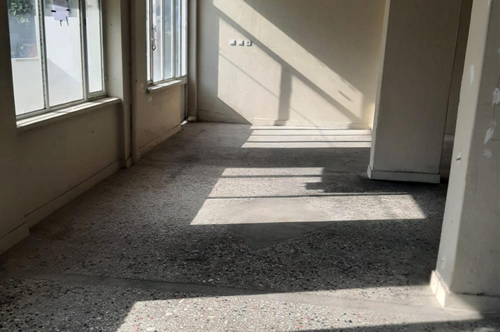 BAĞLAR SOKAK KÖŞE BAŞI KİRALIK GENİŞ DÜKKAN