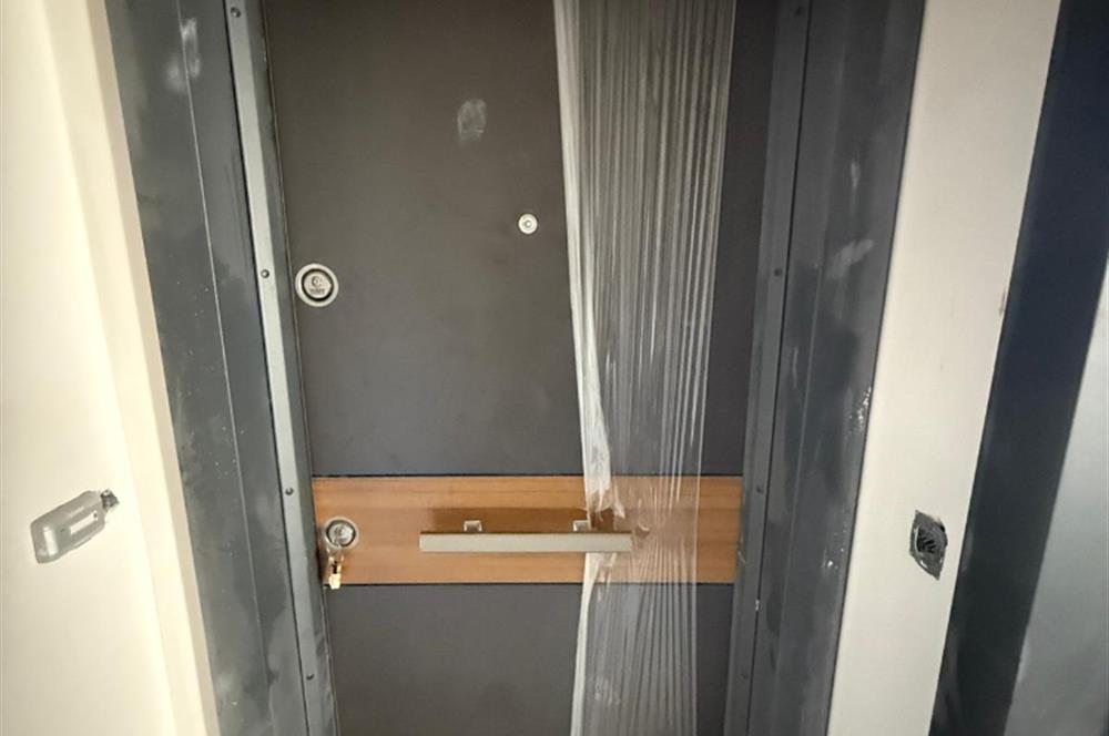 İzmir Yolu Üzeri Prestijli Lokasyonda Satılık 1+1 Ofis