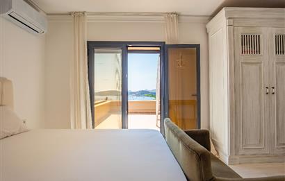 Bodrum Eskiçeşme'de Panoramik Deniz Manzaralı Tam Müstakil Villa