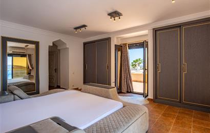 Bodrum Eskiçeşme'de Panoramik Deniz Manzaralı Tam Müstakil Villa