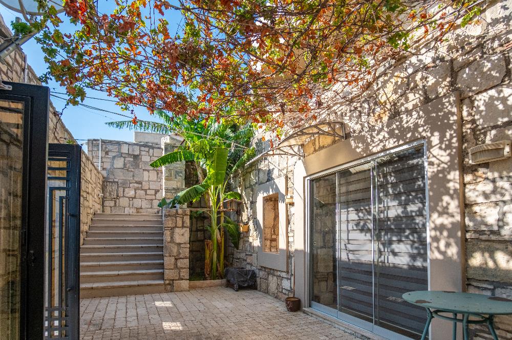 Bodrum Eskiçeşme'de Panoramik Deniz Manzaralı Tam Müstakil Villa