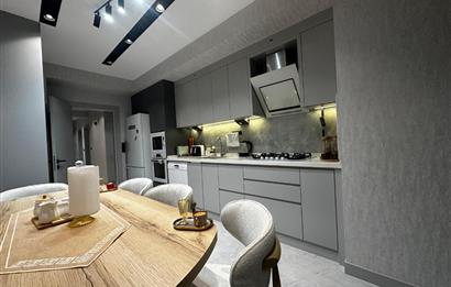 ŞEMİKLER MAHALLESİNDE SATILIK LÜKS 2+1 DAİRE