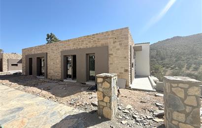 Bodrum Gümüşlük - Magnus Vadi Dereköy Projesinde Müstakil Bahçe Kullanımlı Vadi Manzaralı Satılık Sıfır Daireler